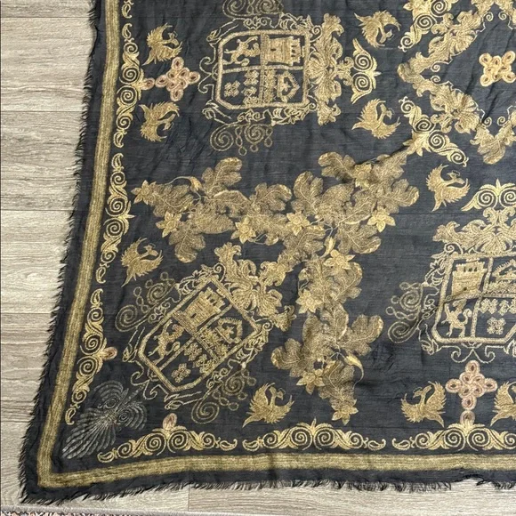 Alexander McQueen Black and Gold Patterned scarf - Picture 6 of 12